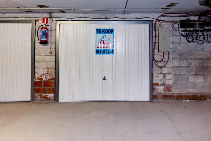 Ruime, gemakkelijk bereikbare garage in ondergronds complex
