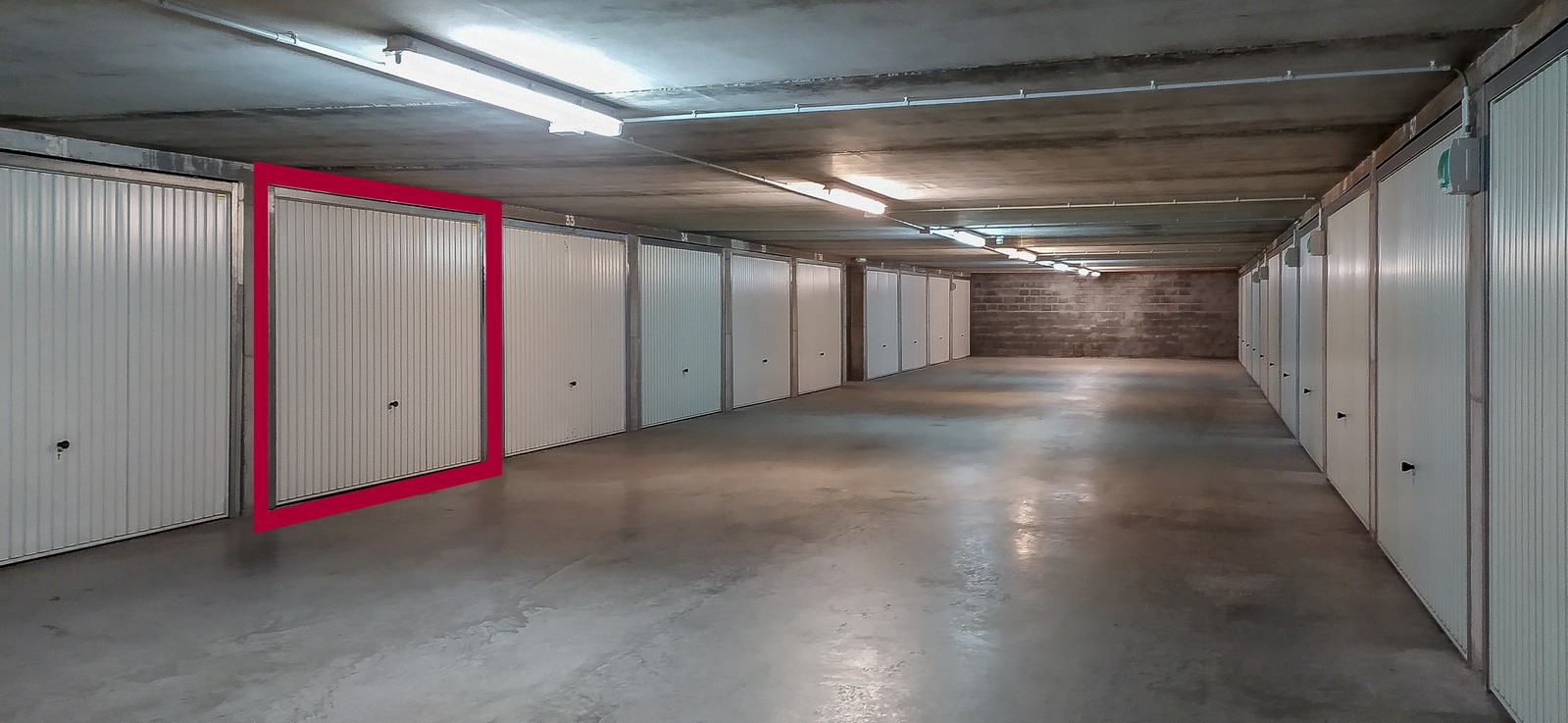 Gemakkelijk toegankelijke, ondergrondse garagebox